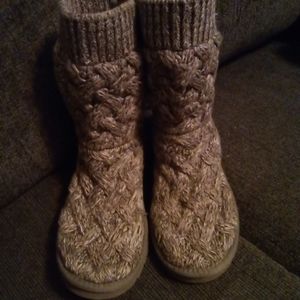 Women's UGG Sweater Boots Grey size 7